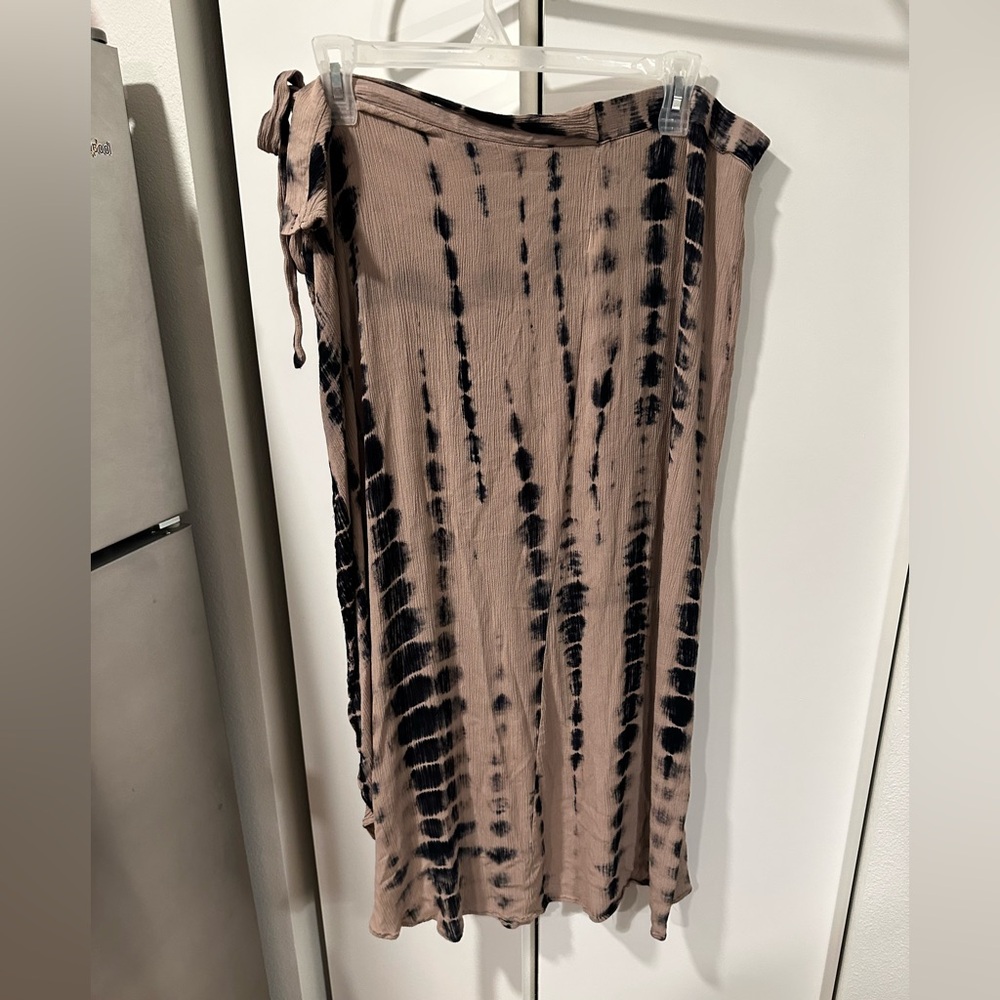 Venus Wrap Swim Skirt Size Medium - Picture 6 of 7